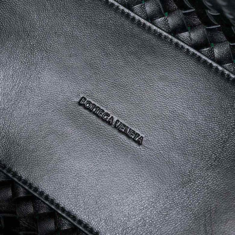 BOTTEGA VENETA Mini Cabat 20cm Black Lambskin Ghw