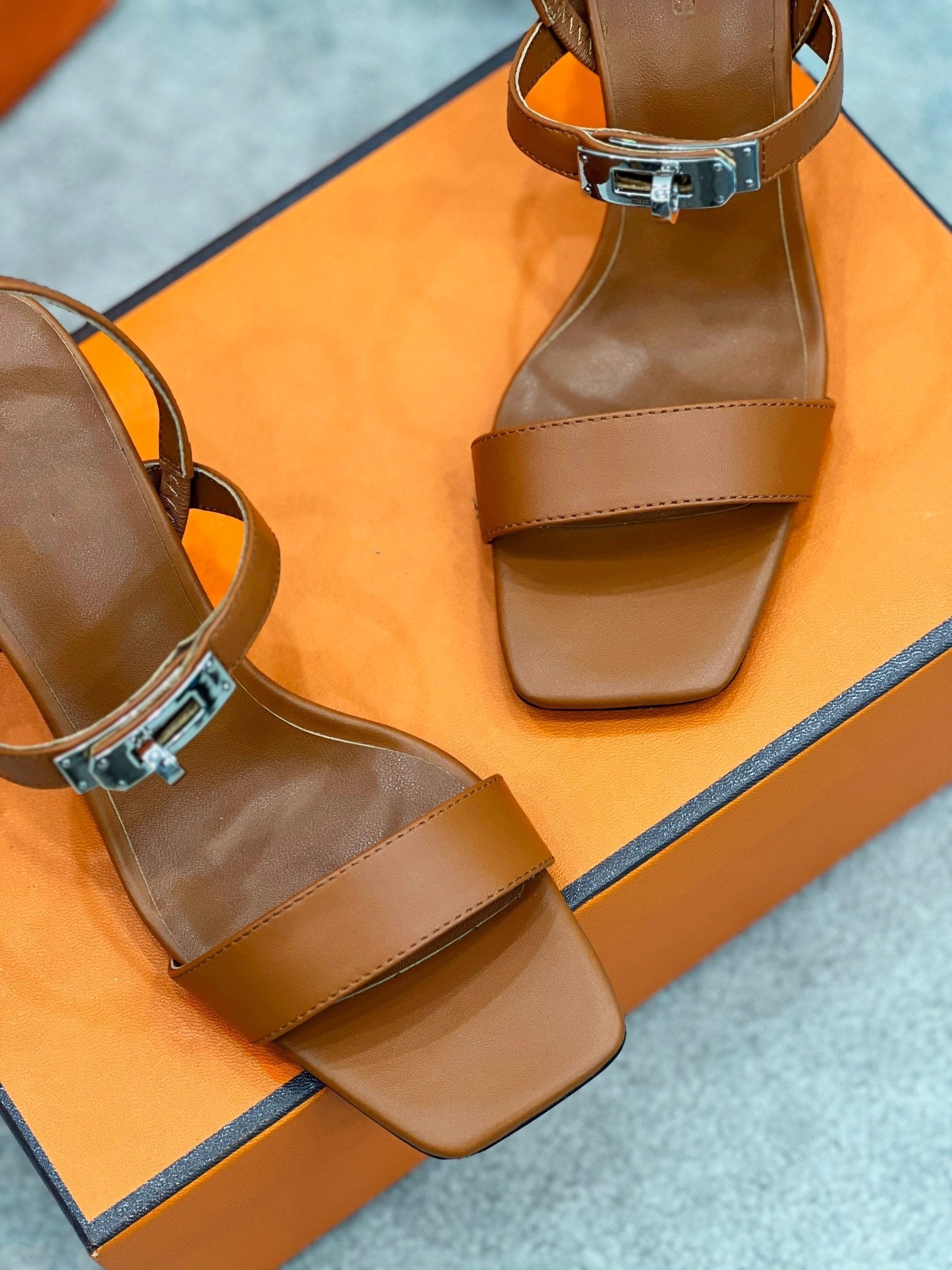 HERMES Glamour 75 Sandal Brown Leather