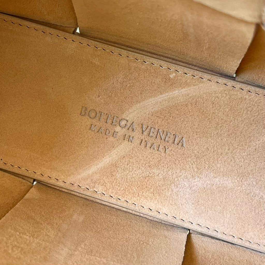 BOTTEGA VENETA CANDY ARCO TOTE 20 IN TAN BROWN CALFSKIN