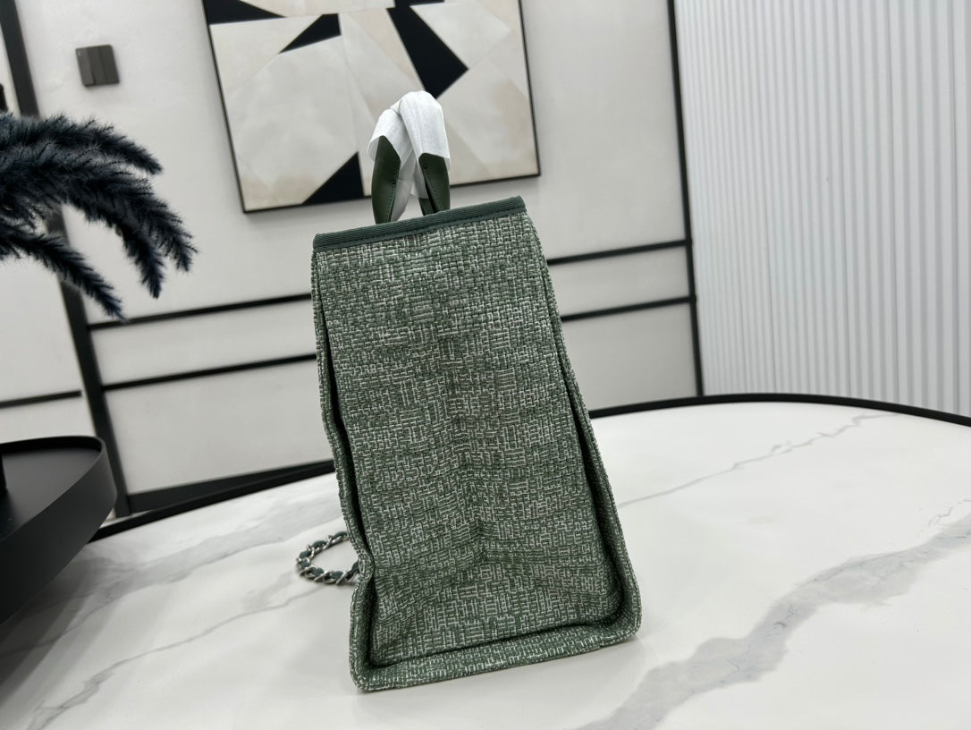 CHANEL DEAUVILLE LARGE 38 TOTE BAG IN LIGHT GREEN CANVAS