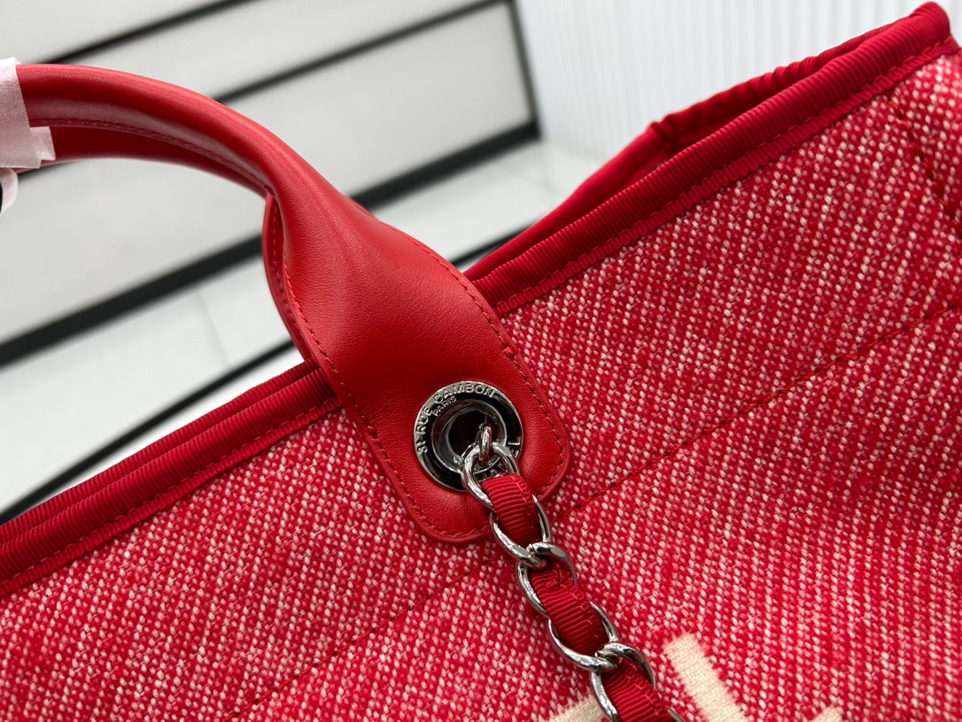 CHANEL DEAUVILLE LARGE 38 TOTE BAG IN CHERRY RED CANVAS WITH WHITE LOGO