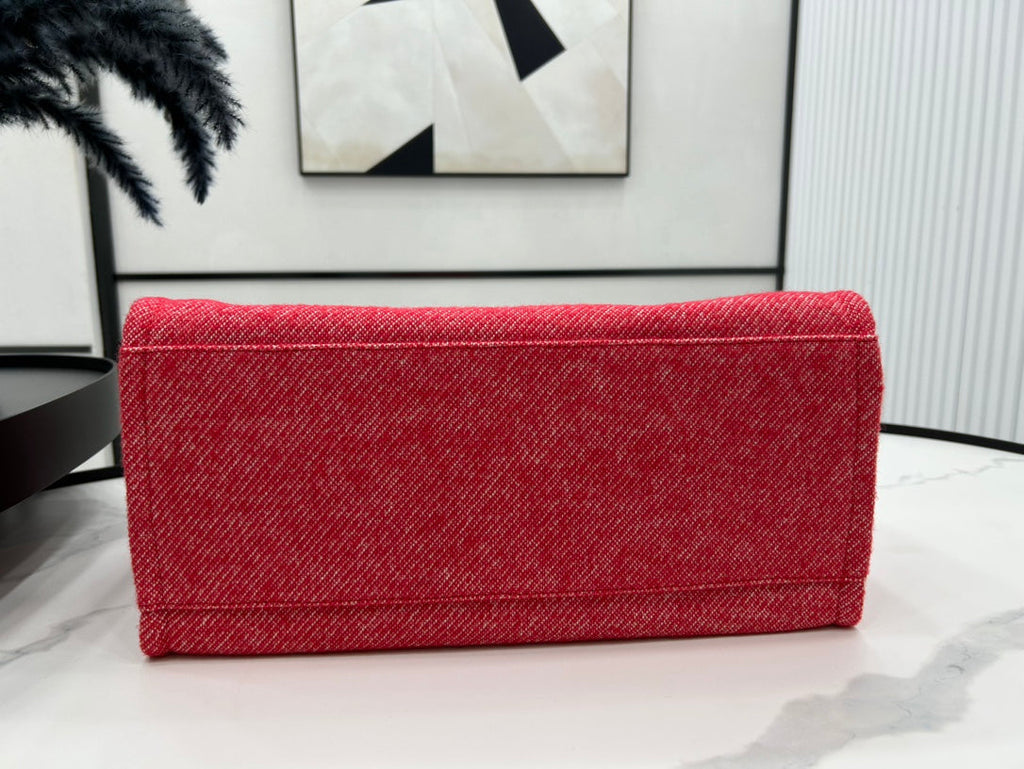 CHANEL DEAUVILLE LARGE 38 TOTE BAG IN CHERRY RED CANVAS WITH WHITE LOGO