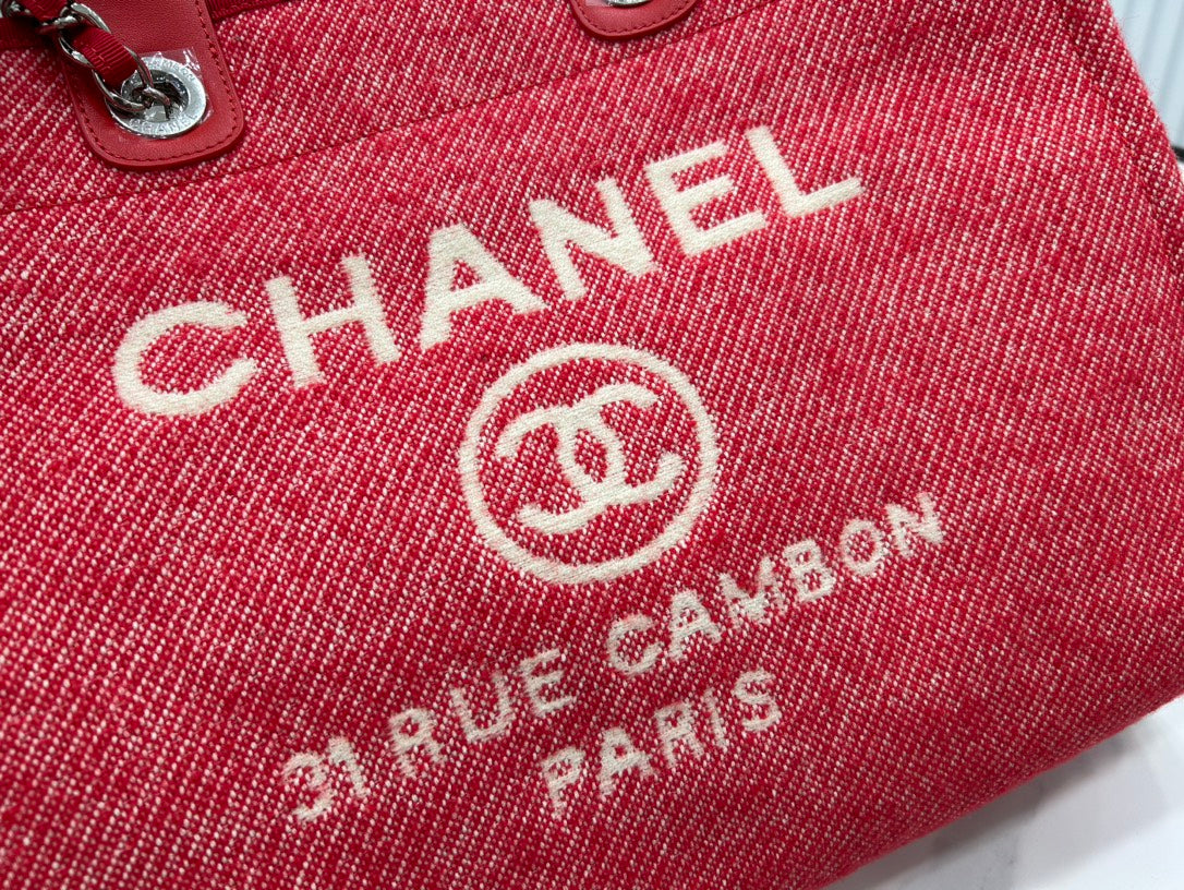CHANEL DEAUVILLE LARGE 38 TOTE BAG IN CHERRY RED CANVAS WITH WHITE LOGO