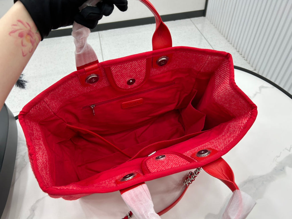 CHANEL DEAUVILLE LARGE 38 TOTE BAG IN CHERRY RED CANVAS WITH WHITE LOGO