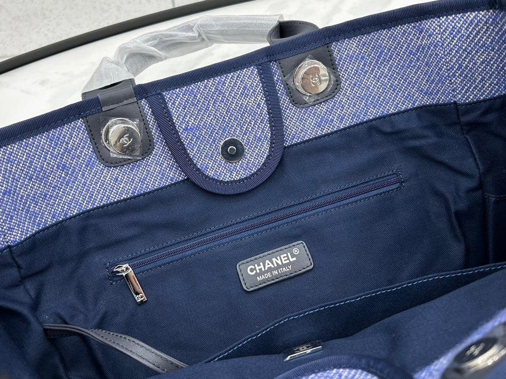 CHANEL DEAUVILLE LARGE 38 TOTE BAG IN VIOLET PURPLE CANVAS WITH WHITE LOGO