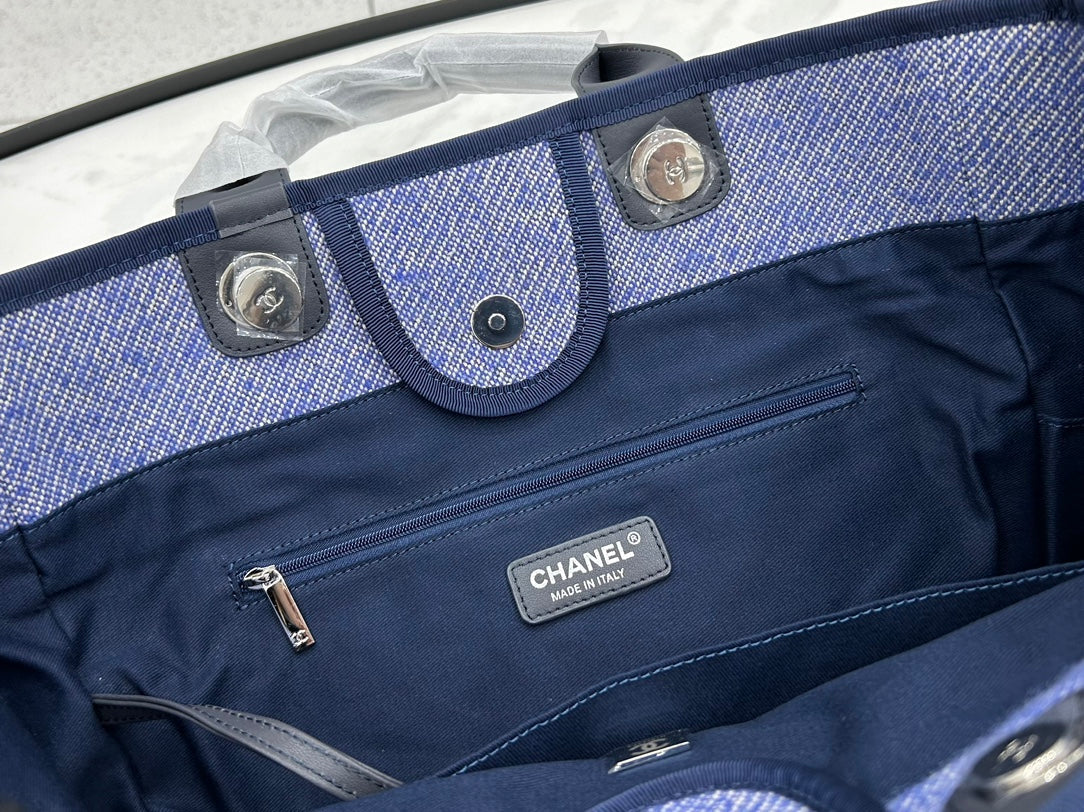 CHANEL DEAUVILLE LARGE 38 TOTE BAG IN VIOLET PURPLE CANVAS WITH WHITE LOGO