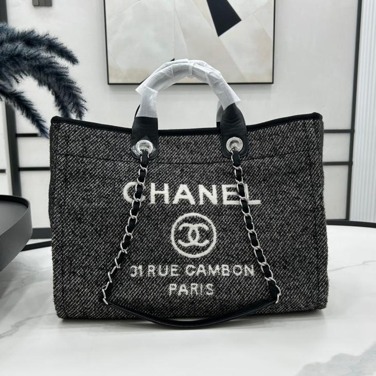 CHANEL DEAUVILLE LARGE 38 TOTE BAG IN BLACK CANVAS WITH WHITE LOGO