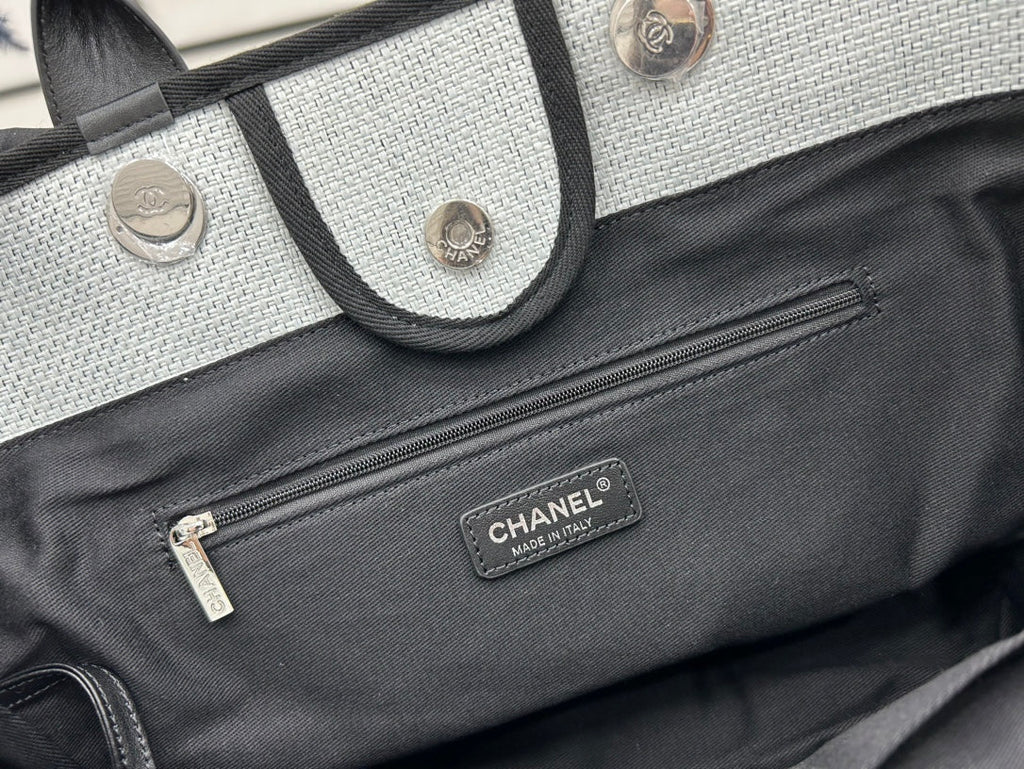 CHANEL DEAUVILLE LARGE 38 TOTE BAG IN LIGHT GREY CANVAS WITH BLACK LOGO