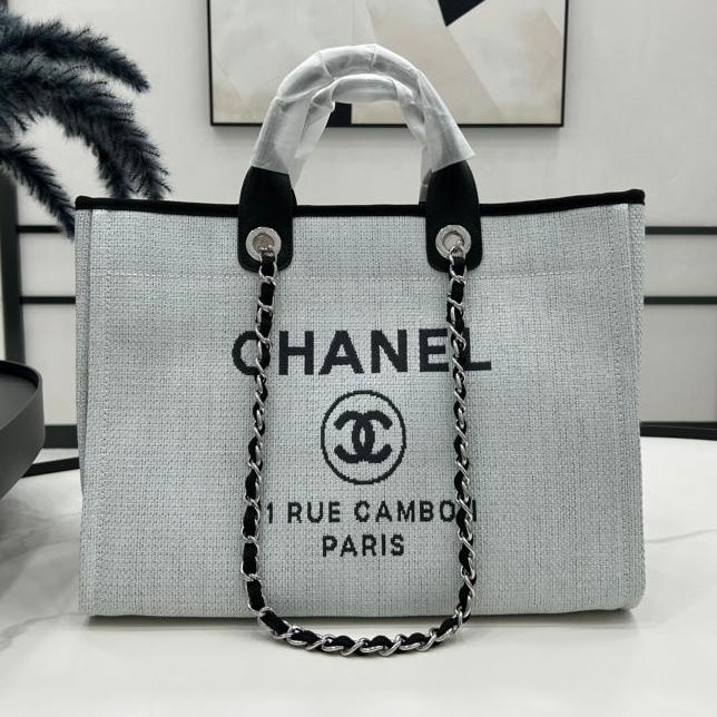 CHANEL DEAUVILLE LARGE 38 TOTE BAG IN LIGHT GREY CANVAS WITH BLACK LOGO