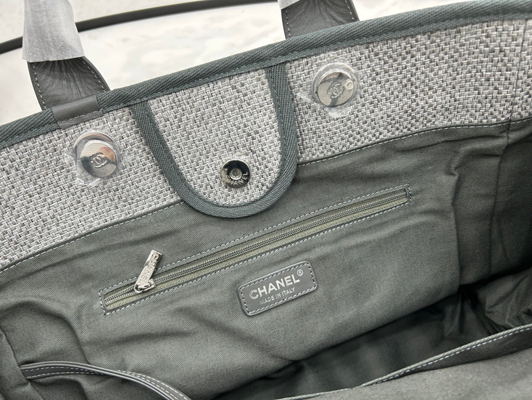 CHANEL DEAUVILLE LARGE 38 TOTE BAG IN GREY CANVAS WITH BLACK LOGO