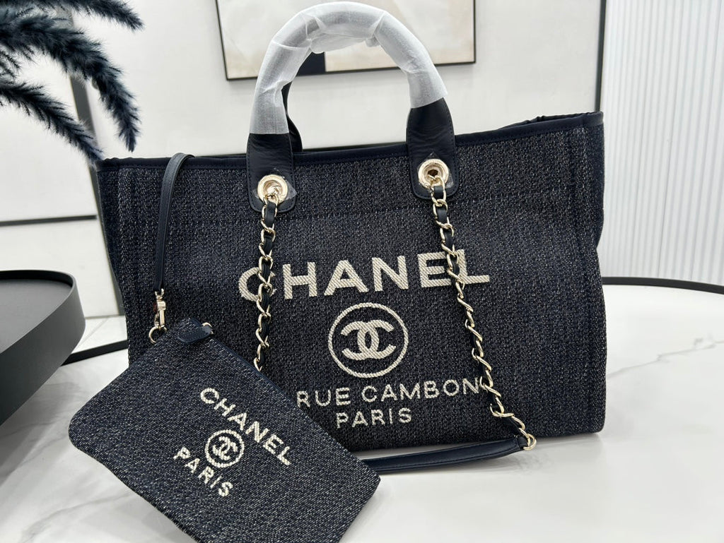 CHANEL DEAUVILLE LARGE 38 TOTE BAG IN DARK NAVY CANVAS WITH WHITE LOGO EMBROIDERED