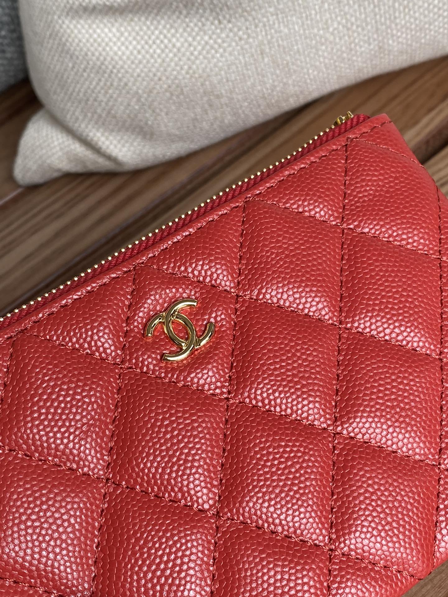 CHANEL CLASSIC SMALL 15 ZIPPED POUCH IN CRIMSON RED GRAINED CALFSKIN