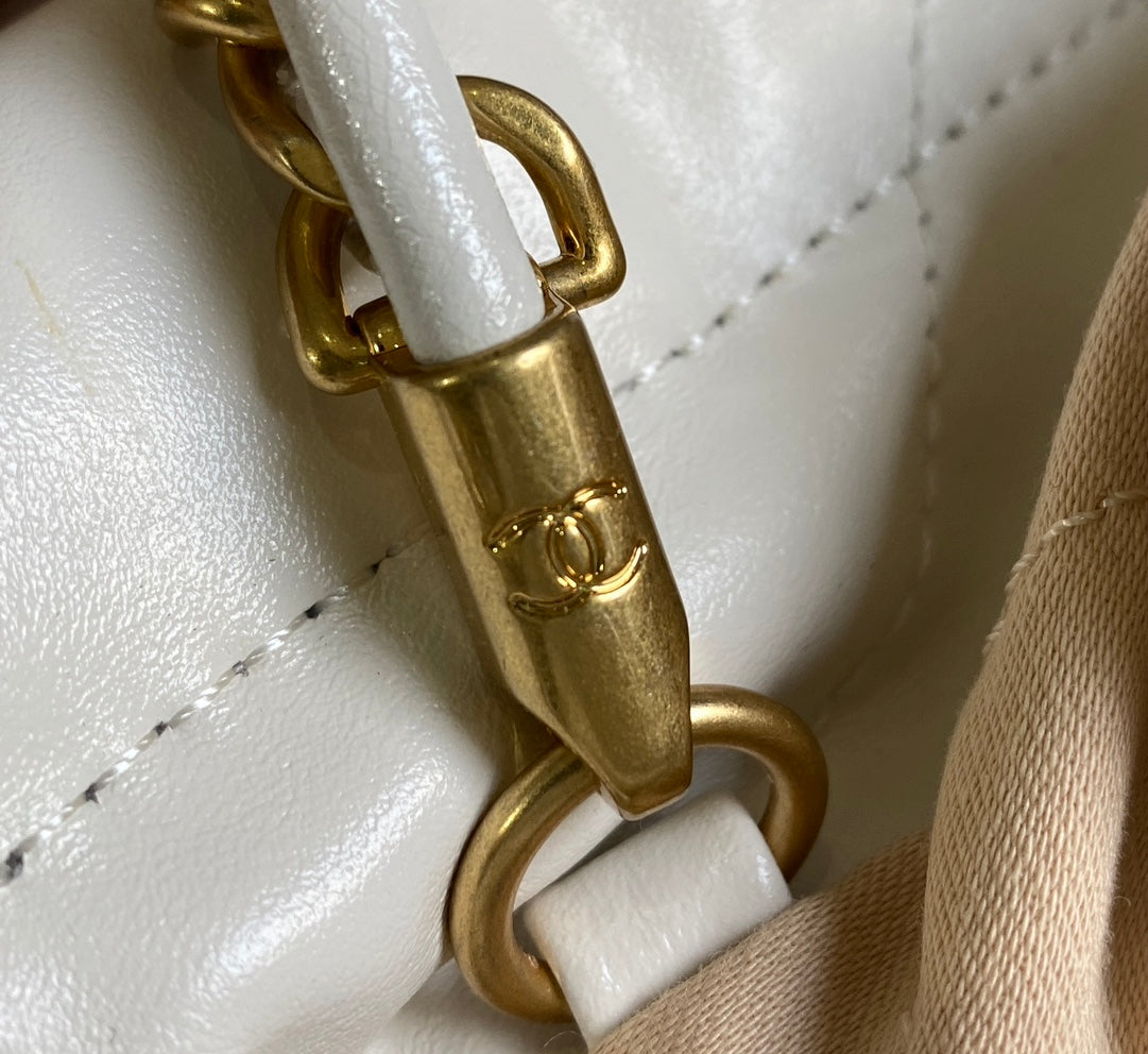 CHANEL HOBO MINI 20CM WHITE LAMBSKIN GHW