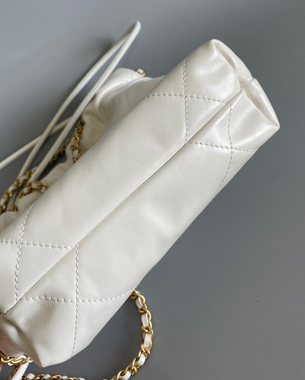 CHANEL HOBO MINI 20CM WHITE LAMBSKIN GHW