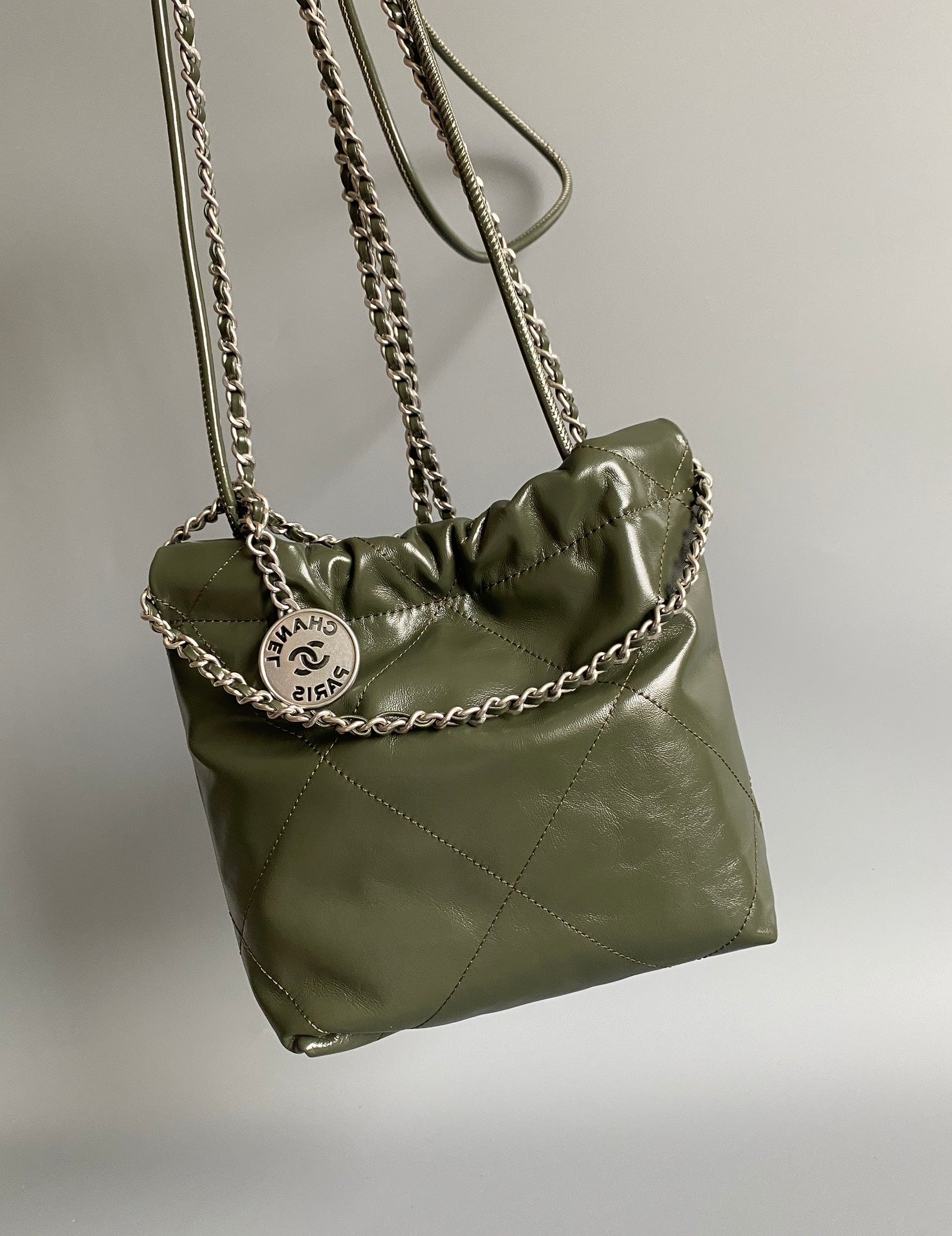 CHANEL HOBO MINI 20CM OLIVE LAMBSKIN