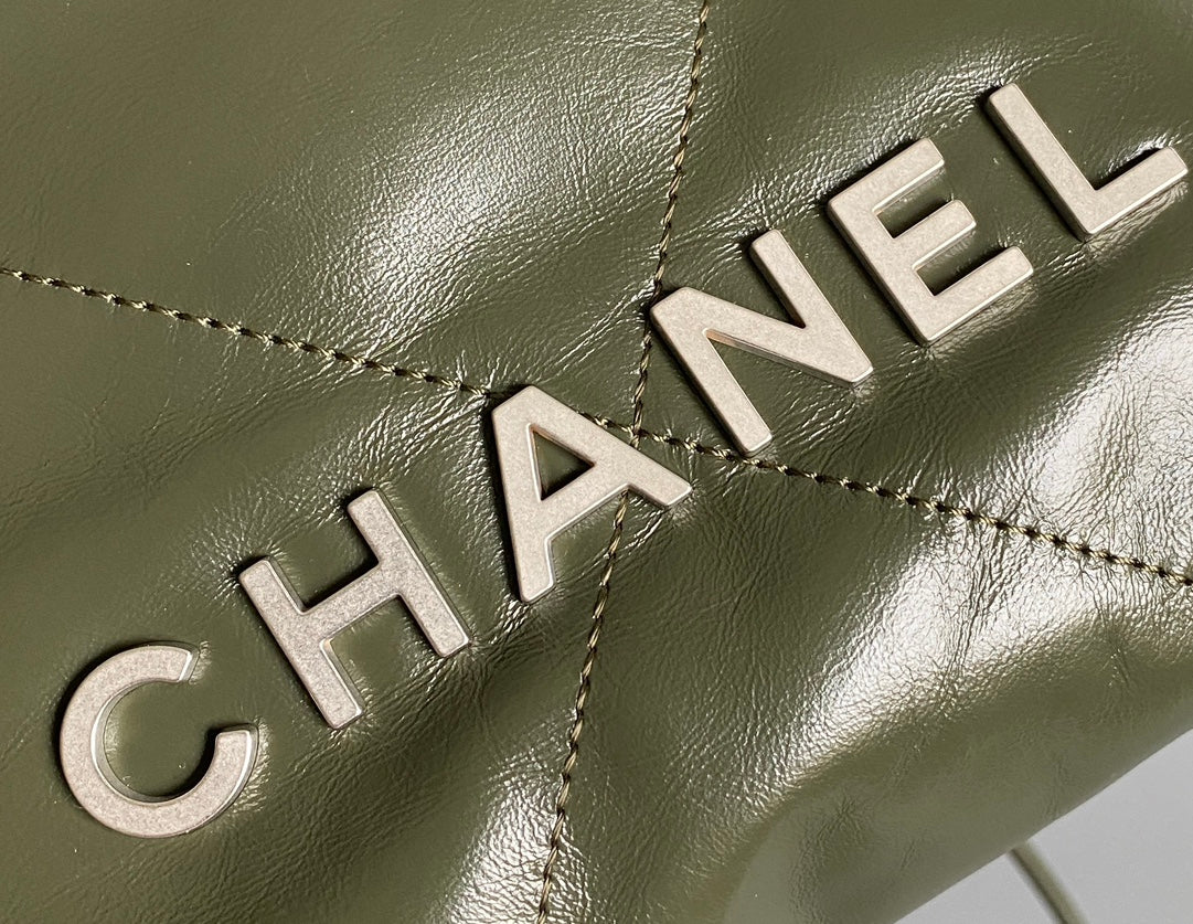 CHANEL HOBO MINI 20CM OLIVE LAMBSKIN