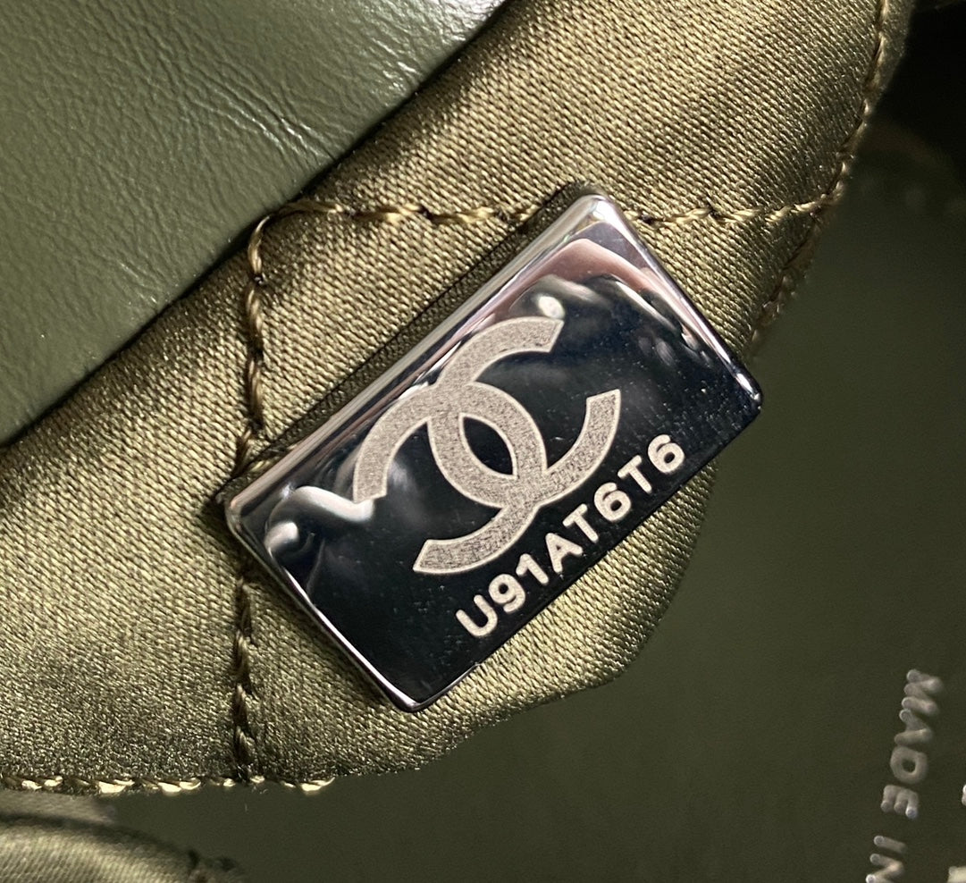 CHANEL HOBO MINI 20CM OLIVE LAMBSKIN