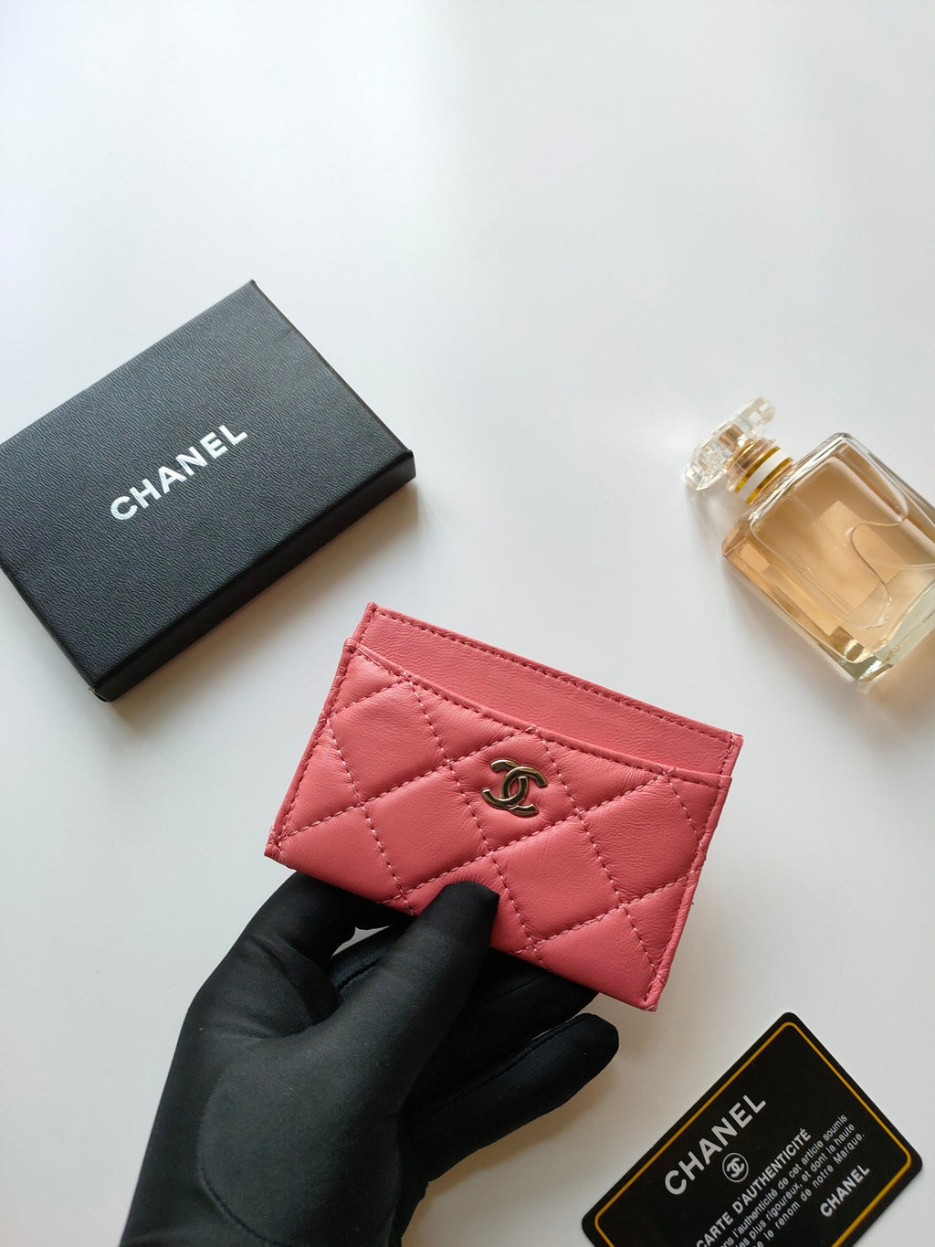 CHANEL CARD HOLDER 11.2 BLUSH PINK CALFSKIN GOLD ICON