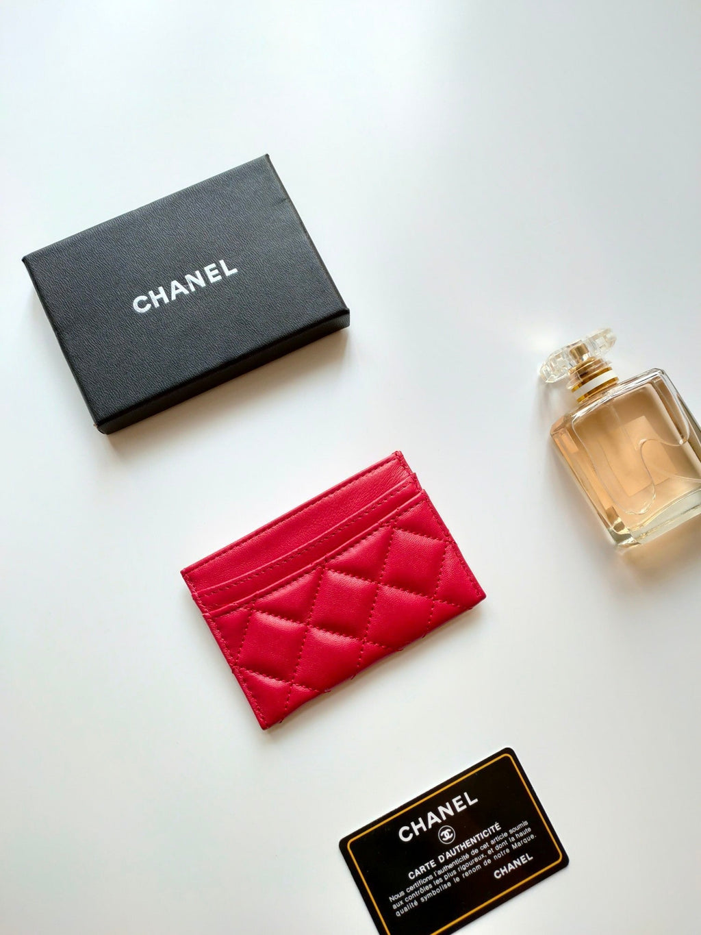 CHANEL CARD HOLDER 11.2 RED CALFSKIN GOLD ICON