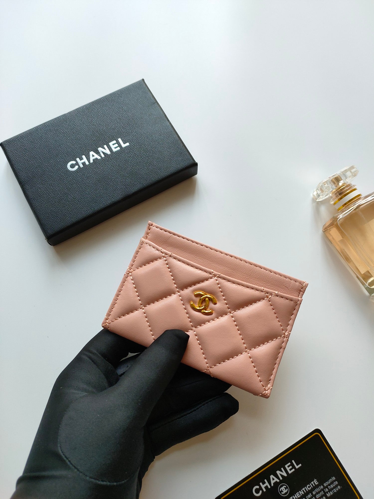 CHANEL CARD HOLDER 11.2 PALE PINK CALFSKIN GOLD ICON