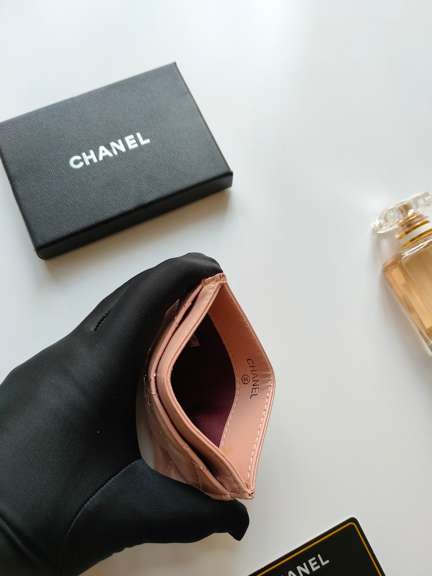 CHANEL CARD HOLDER 11.2 PALE PINK CALFSKIN GOLD ICON