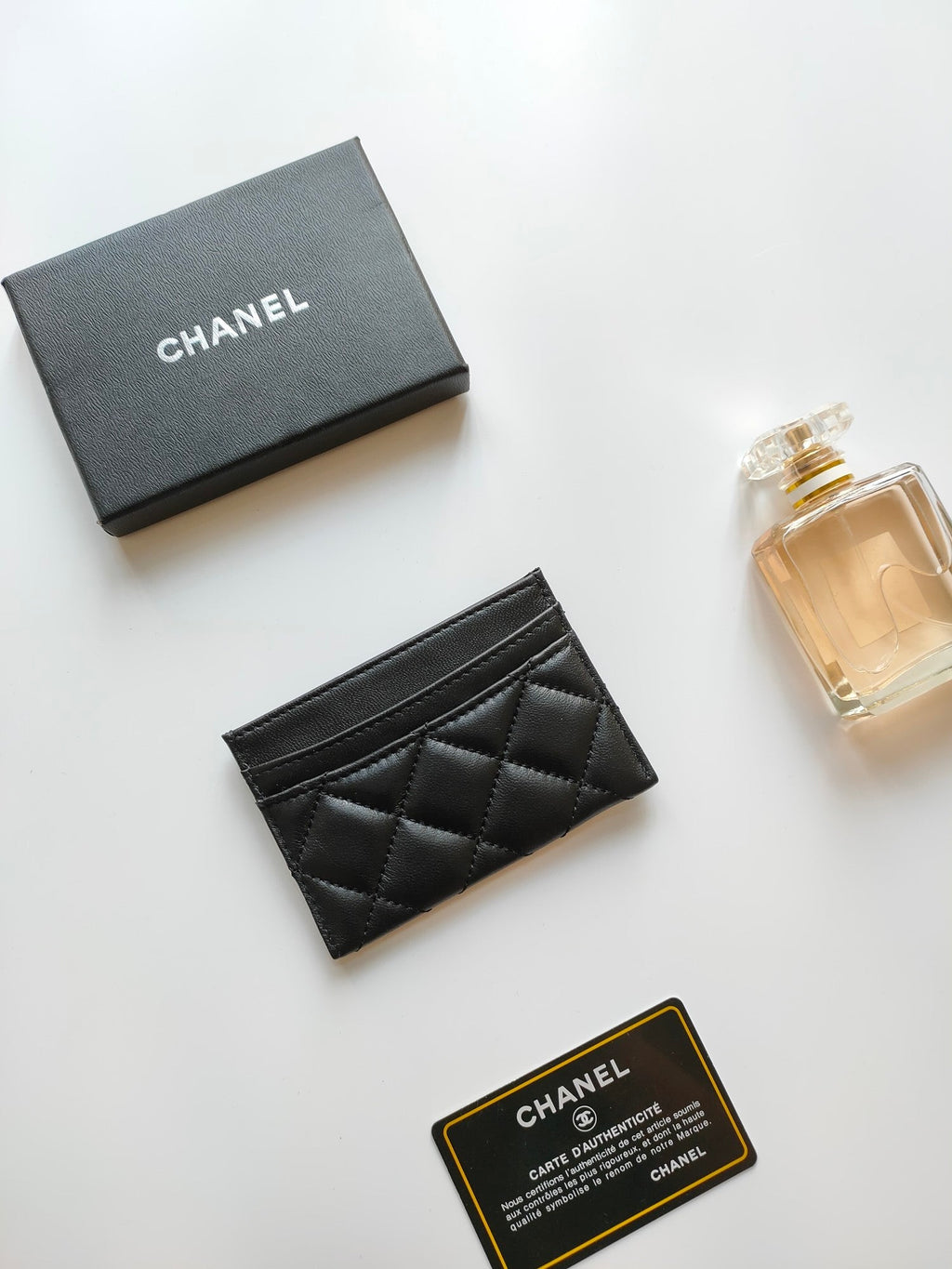 CHANEL CARD HOLDER 11.2 BLACK CALFSKIN GOLD ICON