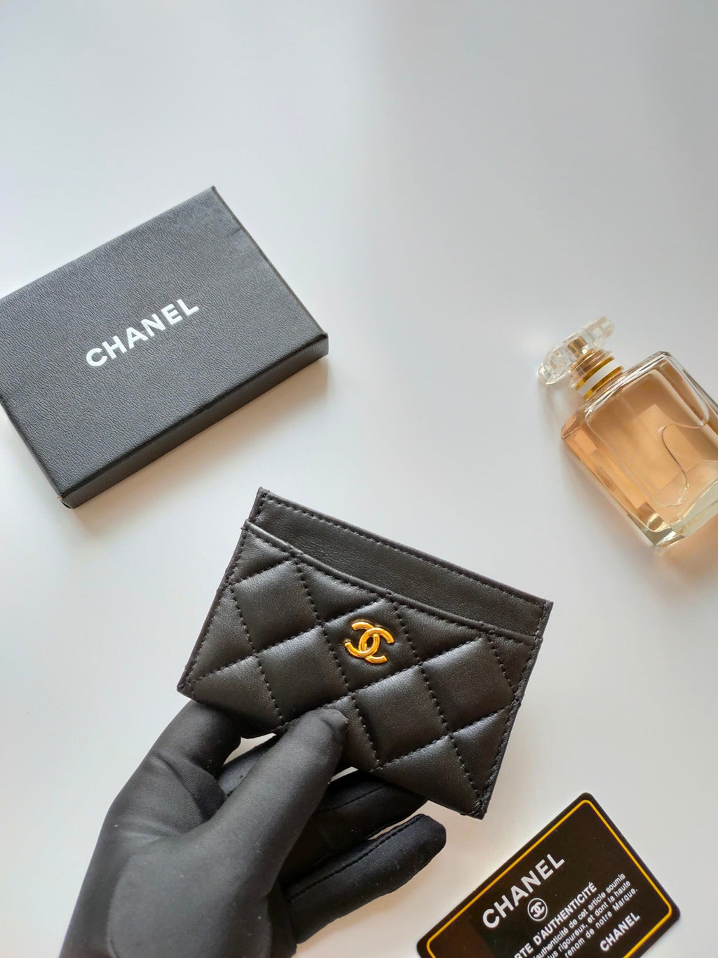 CHANEL CARD HOLDER 11.2 BLACK CALFSKIN GOLD ICON