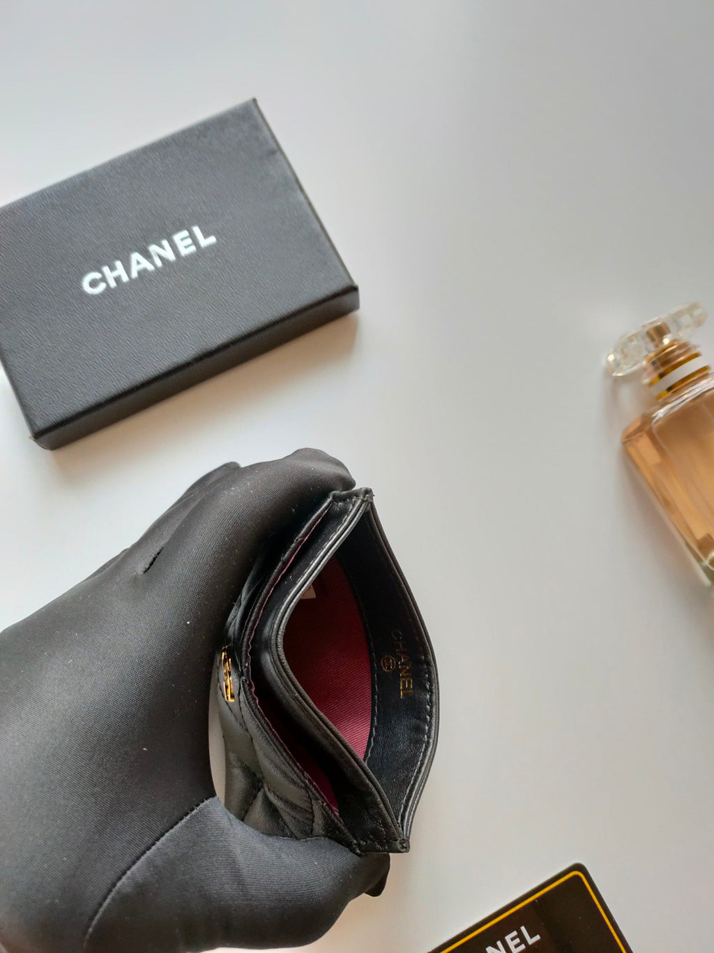 CHANEL CARD HOLDER 11.2 BLACK CALFSKIN GOLD ICON
