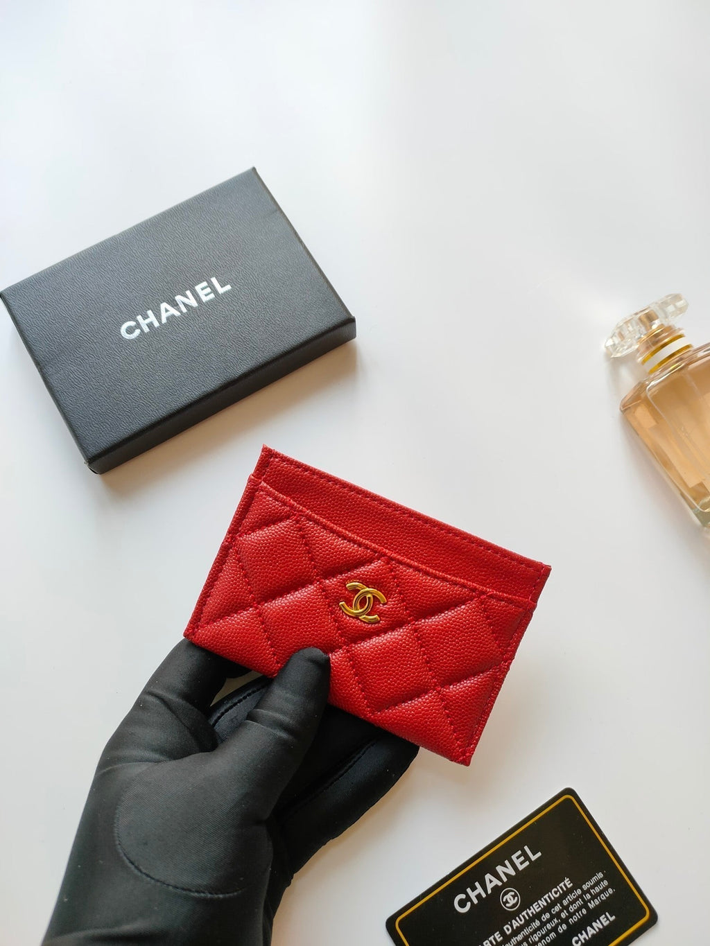 CHANEL CARD HOLDER 11.2 RED GRAINED CALFSKIN GOLD ICON