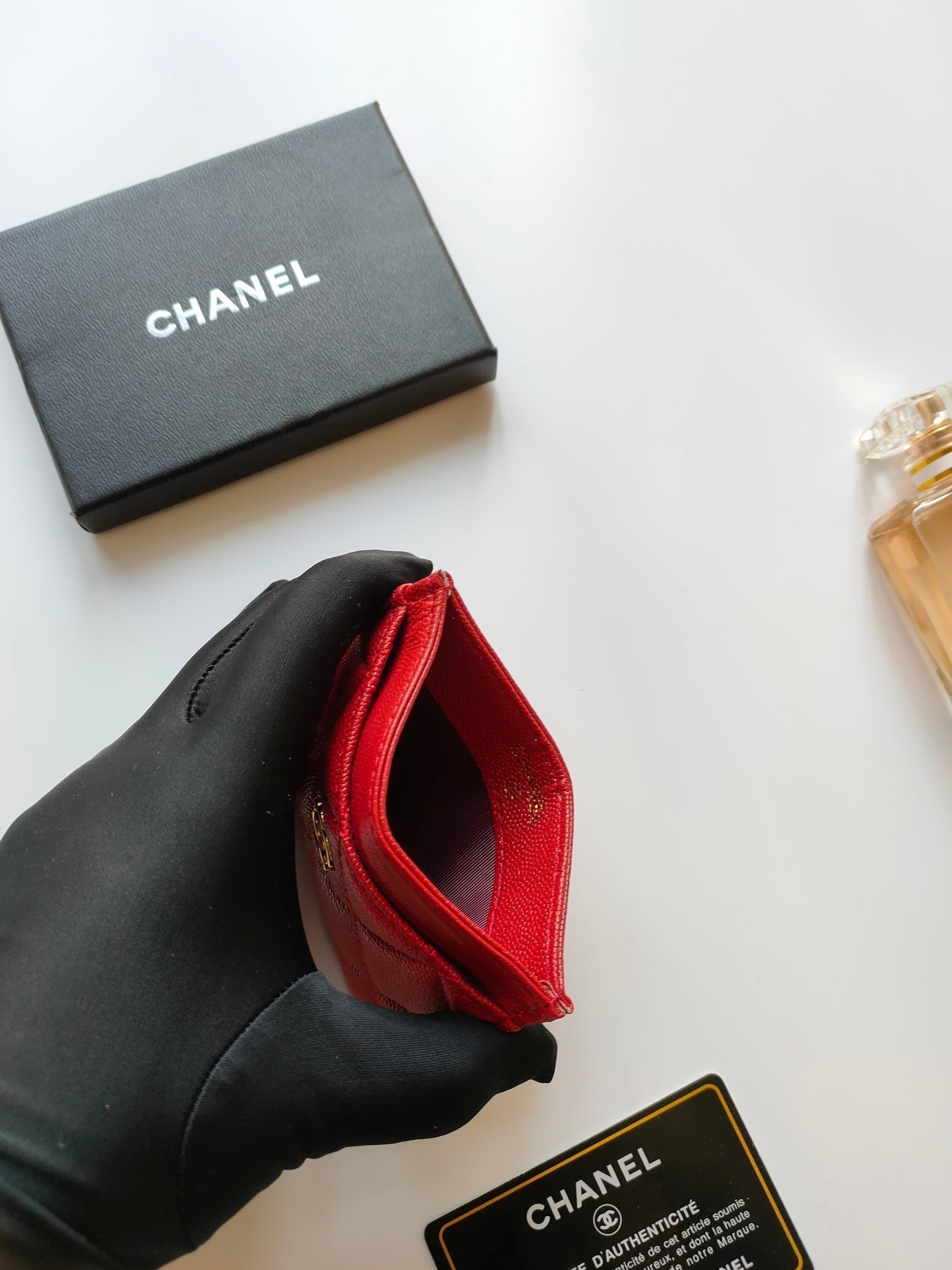 CHANEL CARD HOLDER 11.2 RED GRAINED CALFSKIN GOLD ICON