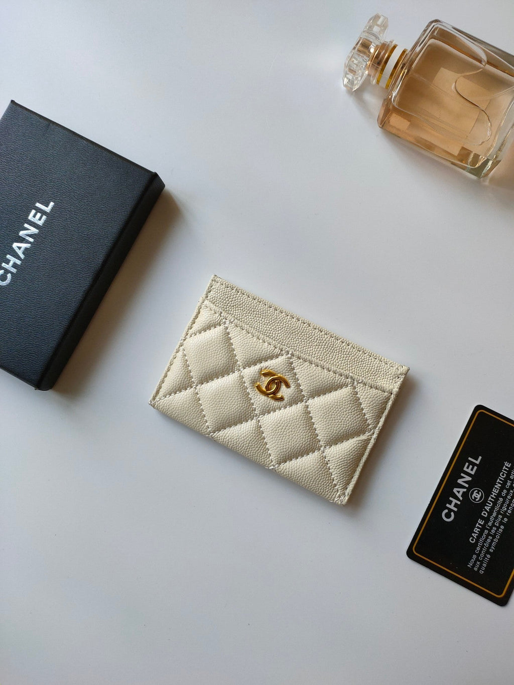 CHANEL CARD HOLDER 11.2 CREAM GRAINED CALFSKIN GOLD ICON