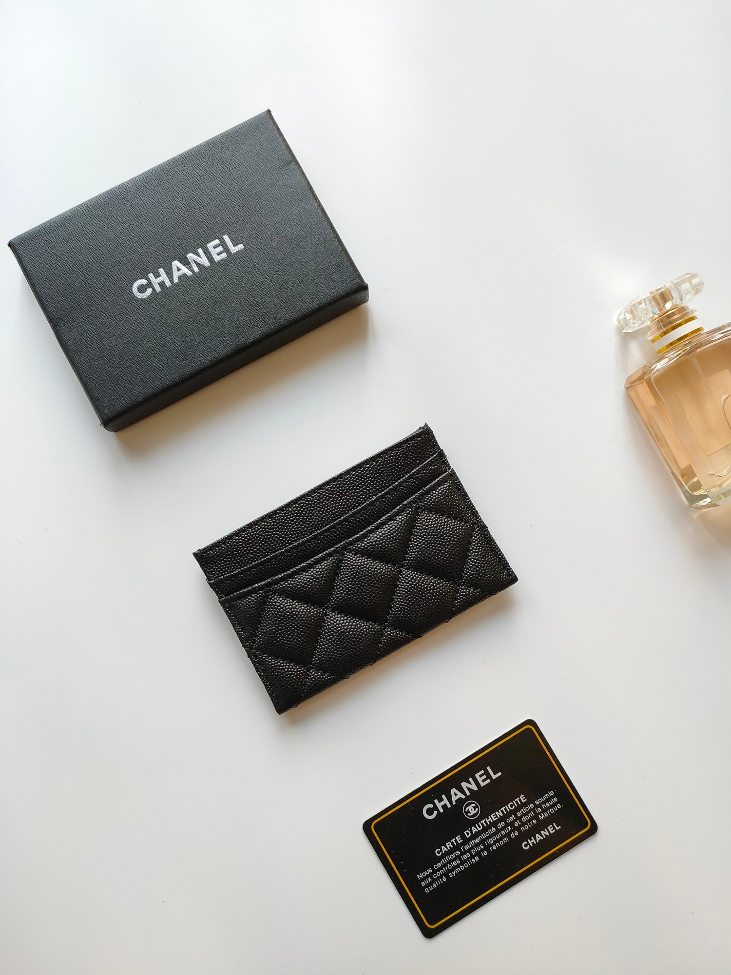 CHANEL CARD HOLDER 11.2 BLACK GRAINED CALFSKIN GOLD ICON