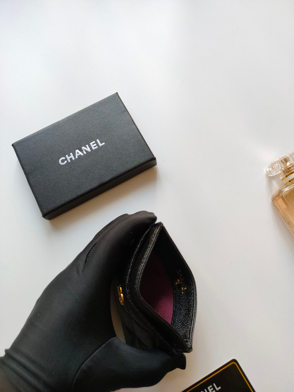 CHANEL CARD HOLDER 11.2 BLACK GRAINED CALFSKIN GOLD ICON