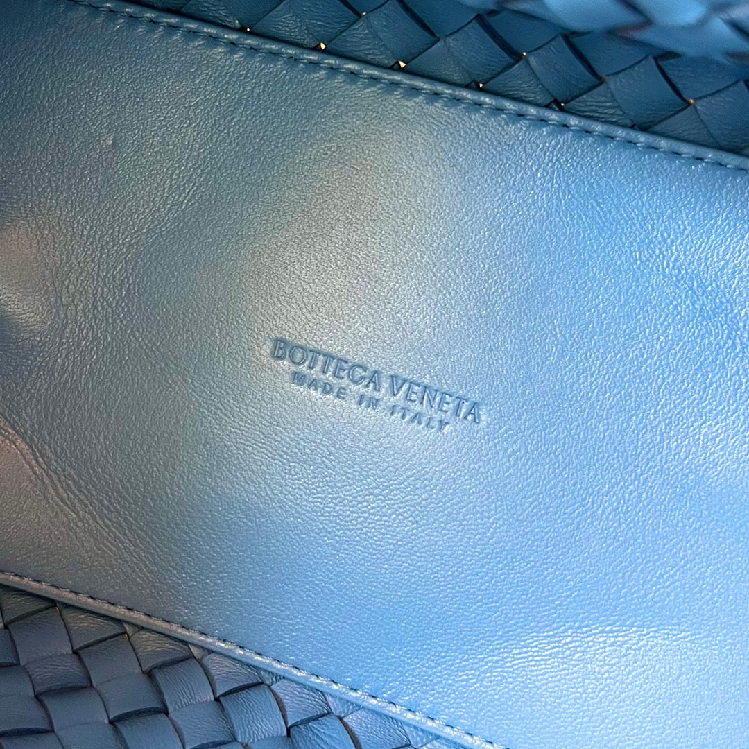 BOTTEGA VENETA MINI CABAT 20 IN SKY BLUE LAMBSKIN