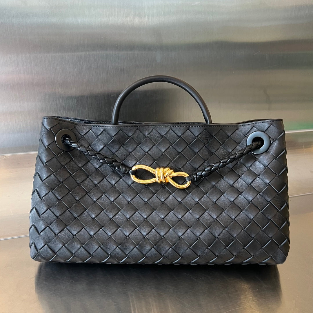 BOTTEGA VENETA SMALL ANDIAMO 29 IN BLACK LAMBSKIN