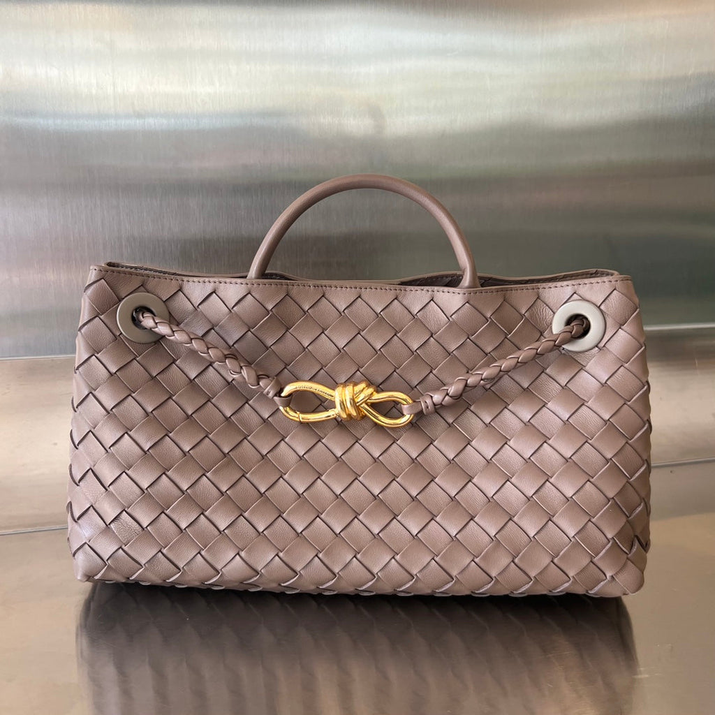 BOTTEGA VENETA SMALL ANDIAMO 29 IN BEAVER BROWN LAMBSKIN