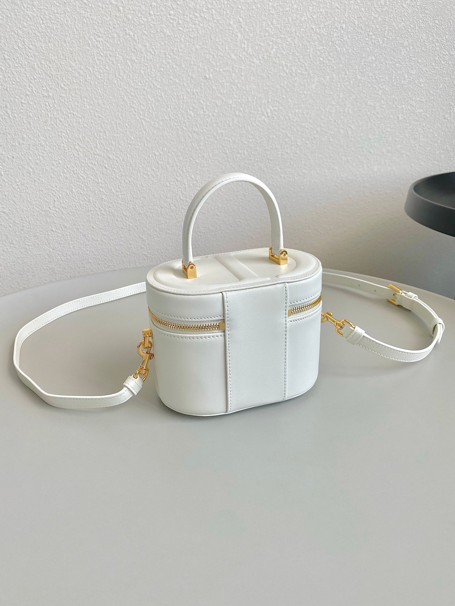 DIOR SIGNATURE VANITY 16 IN WHITE LAMBSKIN