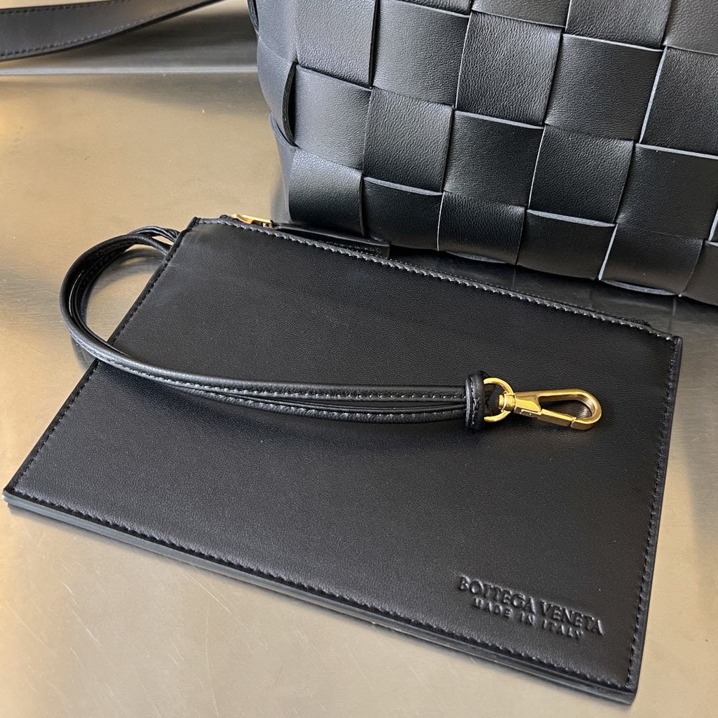 BOTTEGA VENETA SMALL 22 CASSETTE IN BLACK LAMBSKIN