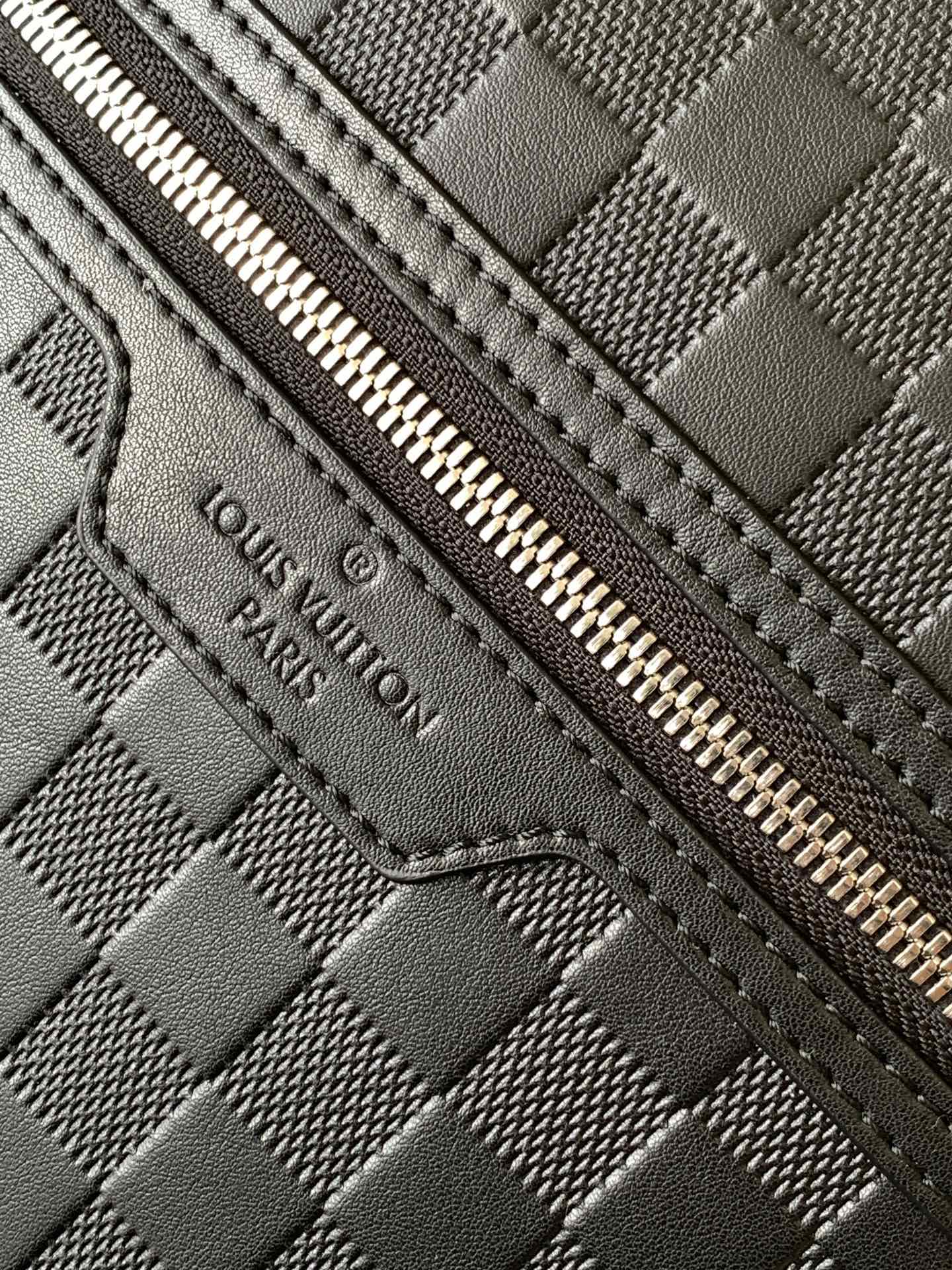 LOUIS VUITTON LV 25S MICHAEL BACKPACK 42 IN EMBOSSED DAMIER INFINI BLACK CALFSKIN