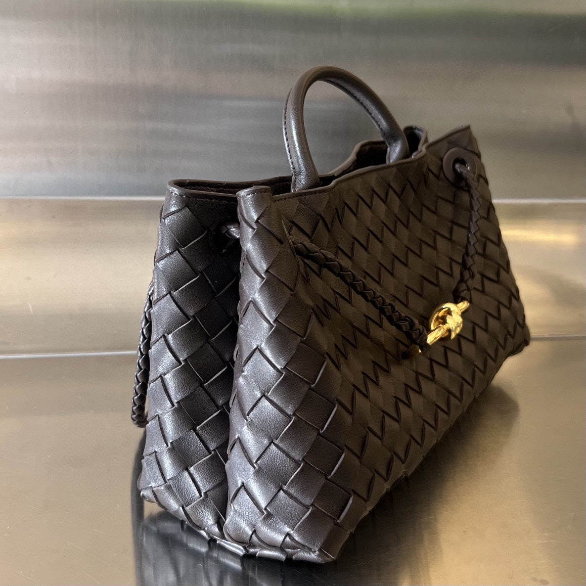 BOTTEGA VENETA SMALL ANDIAMO 29 IN DARK BROWN LAMBSKIN