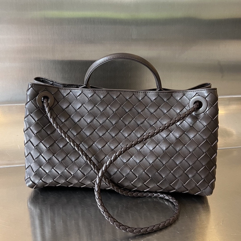 BOTTEGA VENETA SMALL ANDIAMO 29 IN DARK BROWN LAMBSKIN