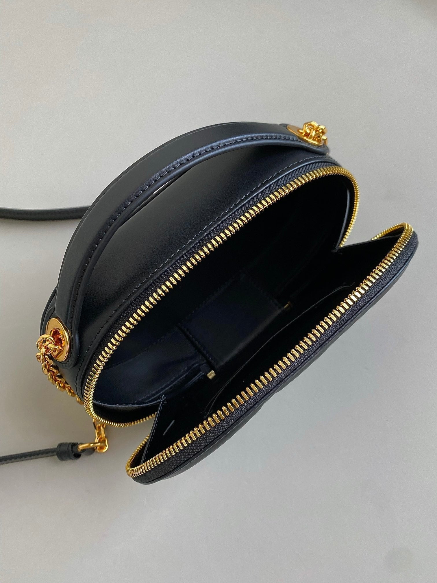 DIOR SIGNATURE 18 OVAL BAG IN BLACK CALFSKIN