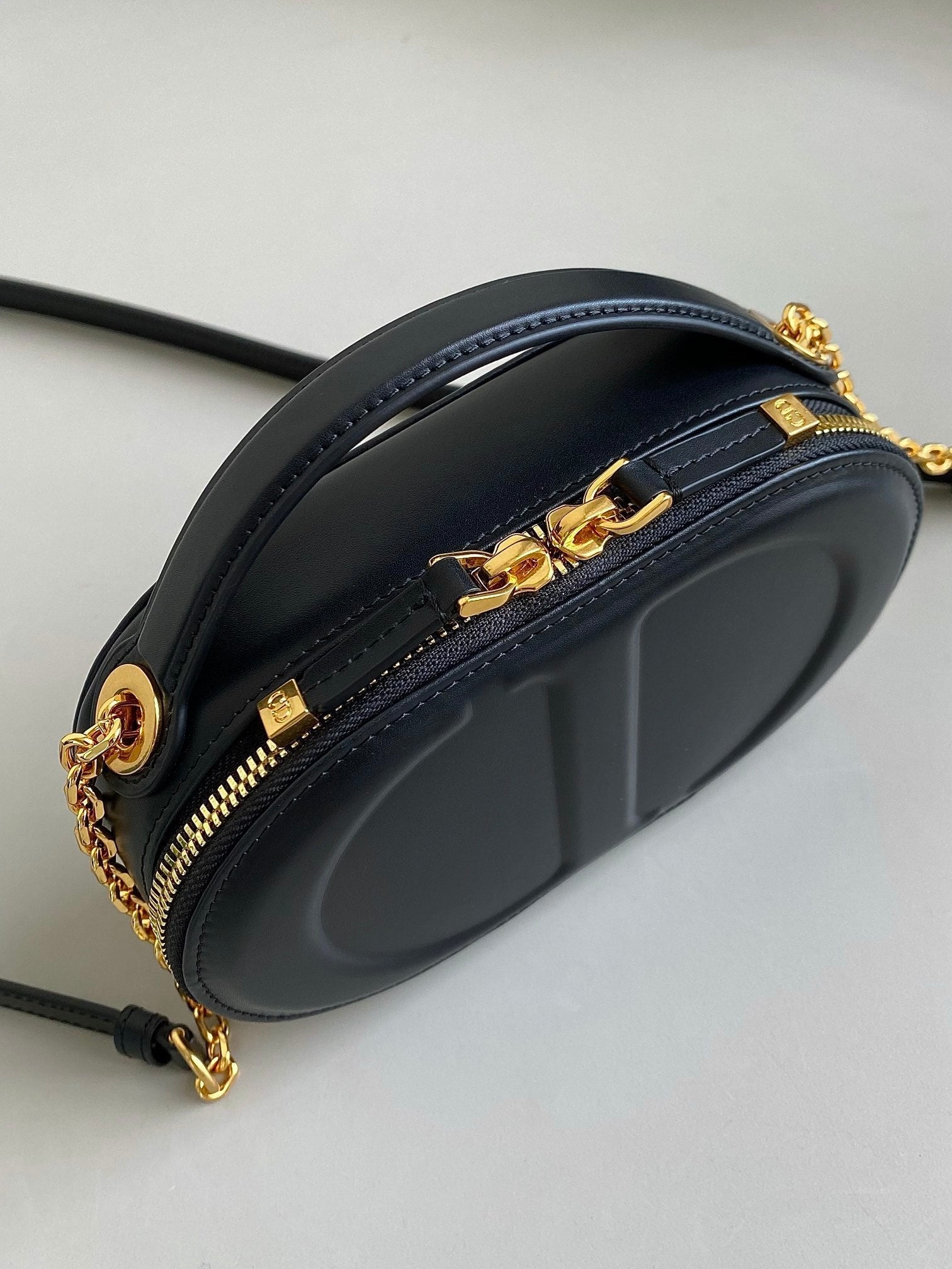 DIOR SIGNATURE 18 OVAL BAG IN BLACK CALFSKIN