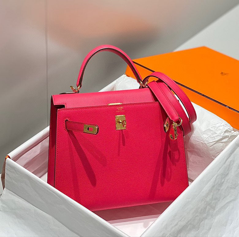 HERMES KELLY 25CM IN ROSE TYRIEN SWIFT CALFSKIN GOLD HARDWARE