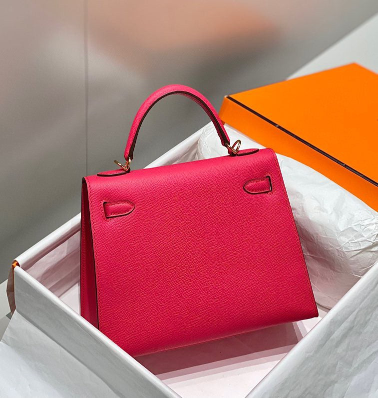 HERMES KELLY 25CM IN ROSE TYRIEN SWIFT CALFSKIN GOLD HARDWARE