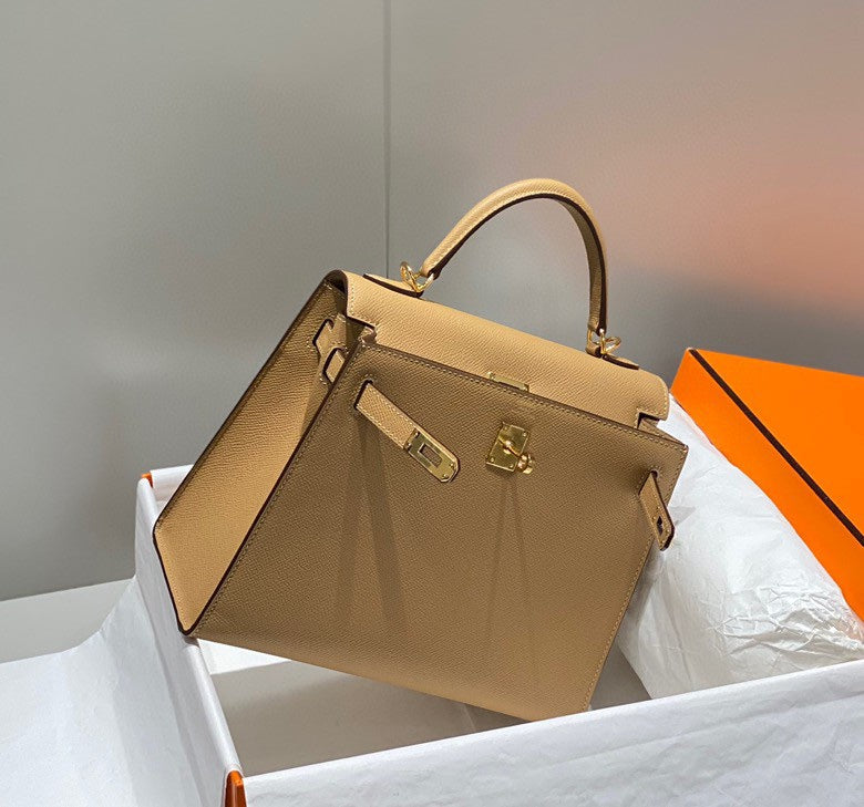 HERMES KELLY 25CM IN CHAI EPSOM CALFSKIN GOLD HARDWARE