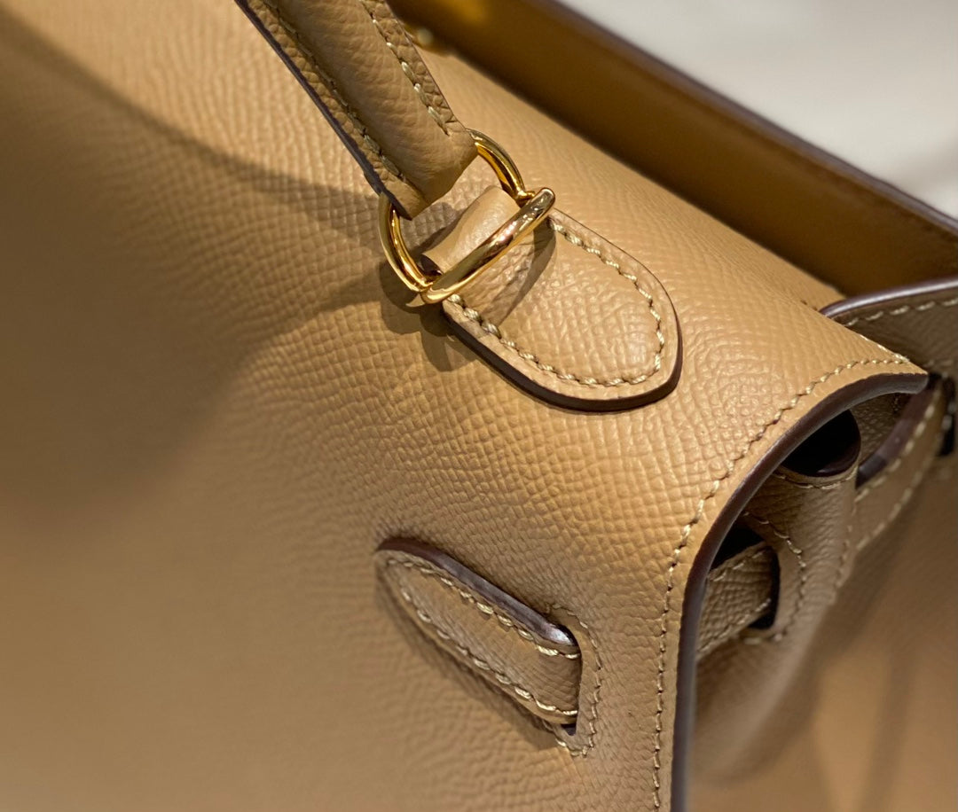 HERMES KELLY 28CM IN CHAI EPSOM CALFSKIN GOLD HARDWARE