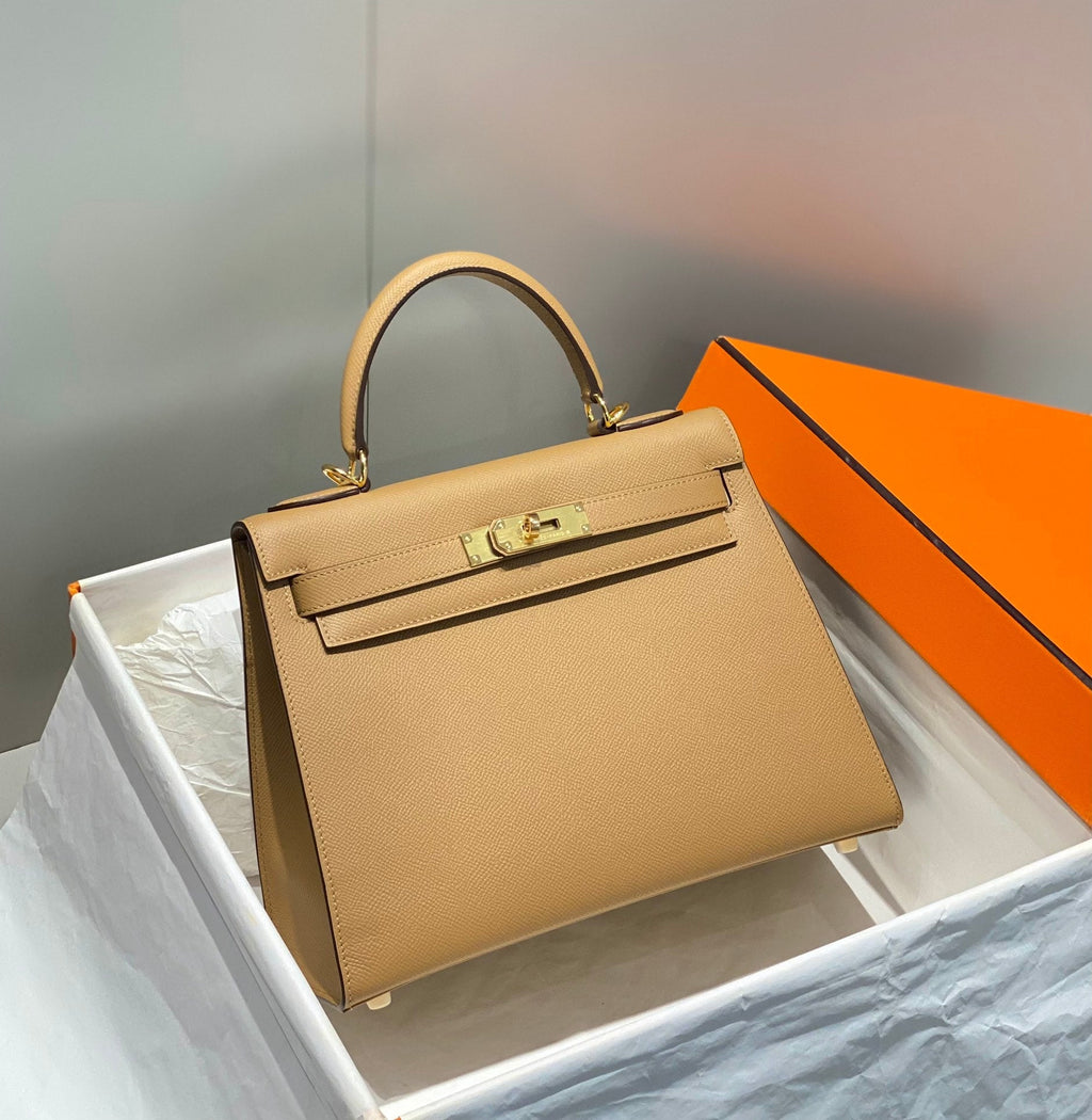 HERMES KELLY 28CM IN CHAI EPSOM CALFSKIN GOLD HARDWARE
