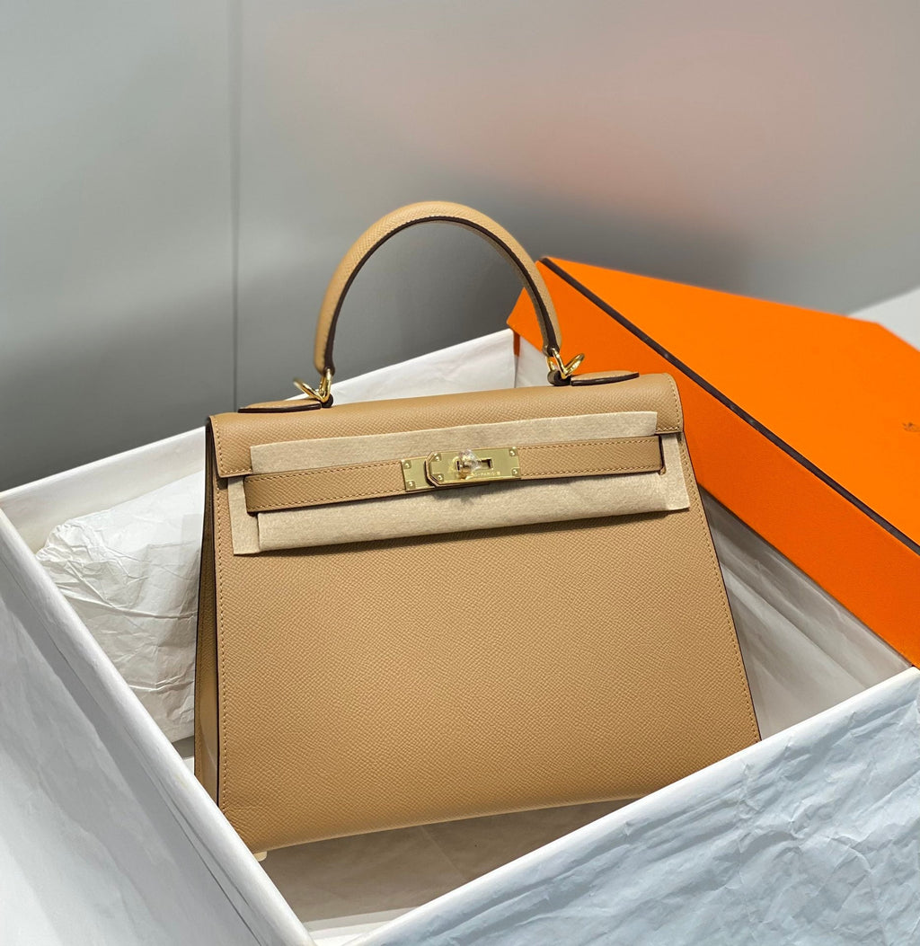 HERMES KELLY 28CM IN CHAI EPSOM CALFSKIN GOLD HARDWARE