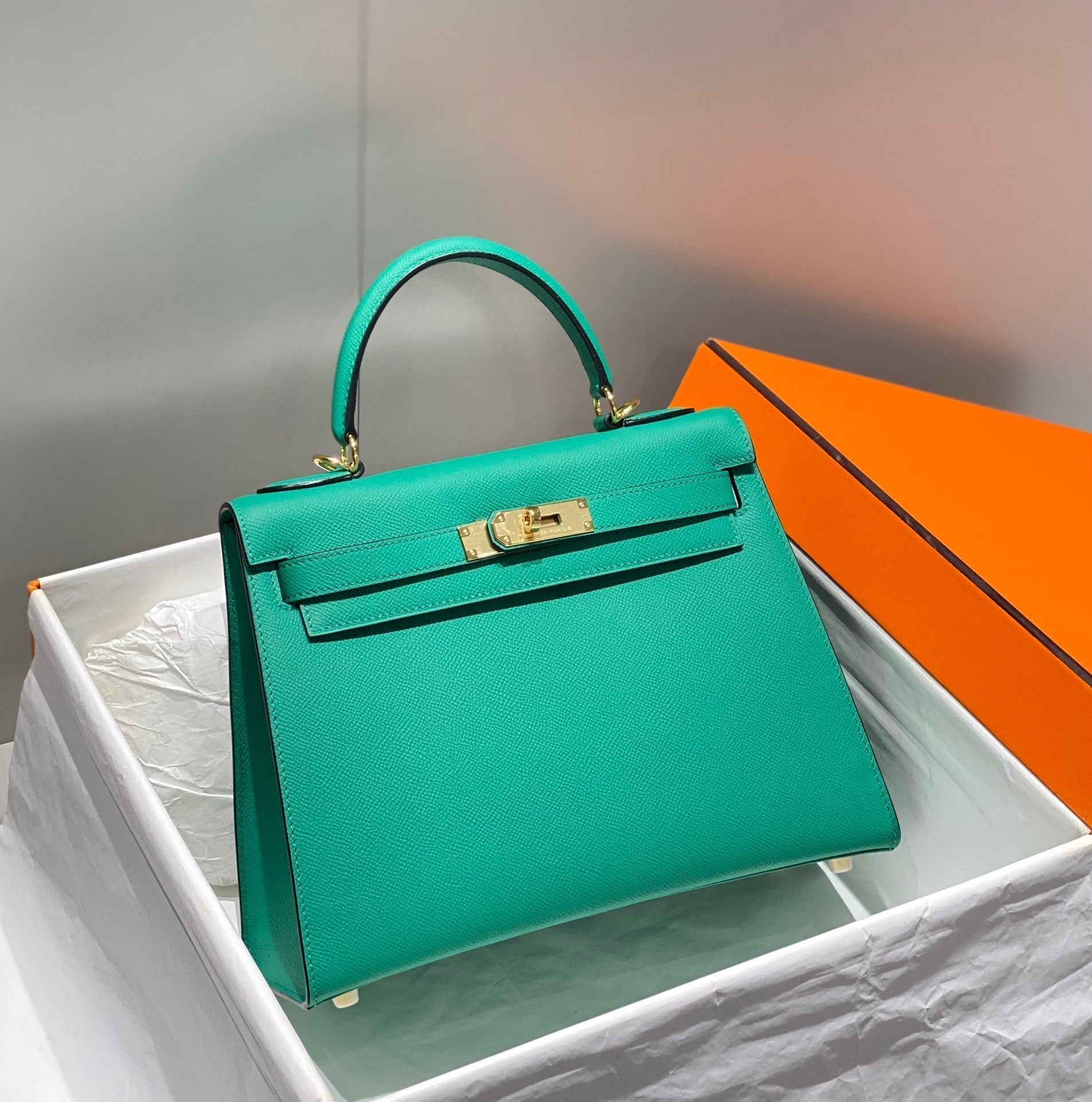 HERMES KELLY 28CM IN VERT VERTIGO EPSOM CALFSKIN GOLD HARDWARE
